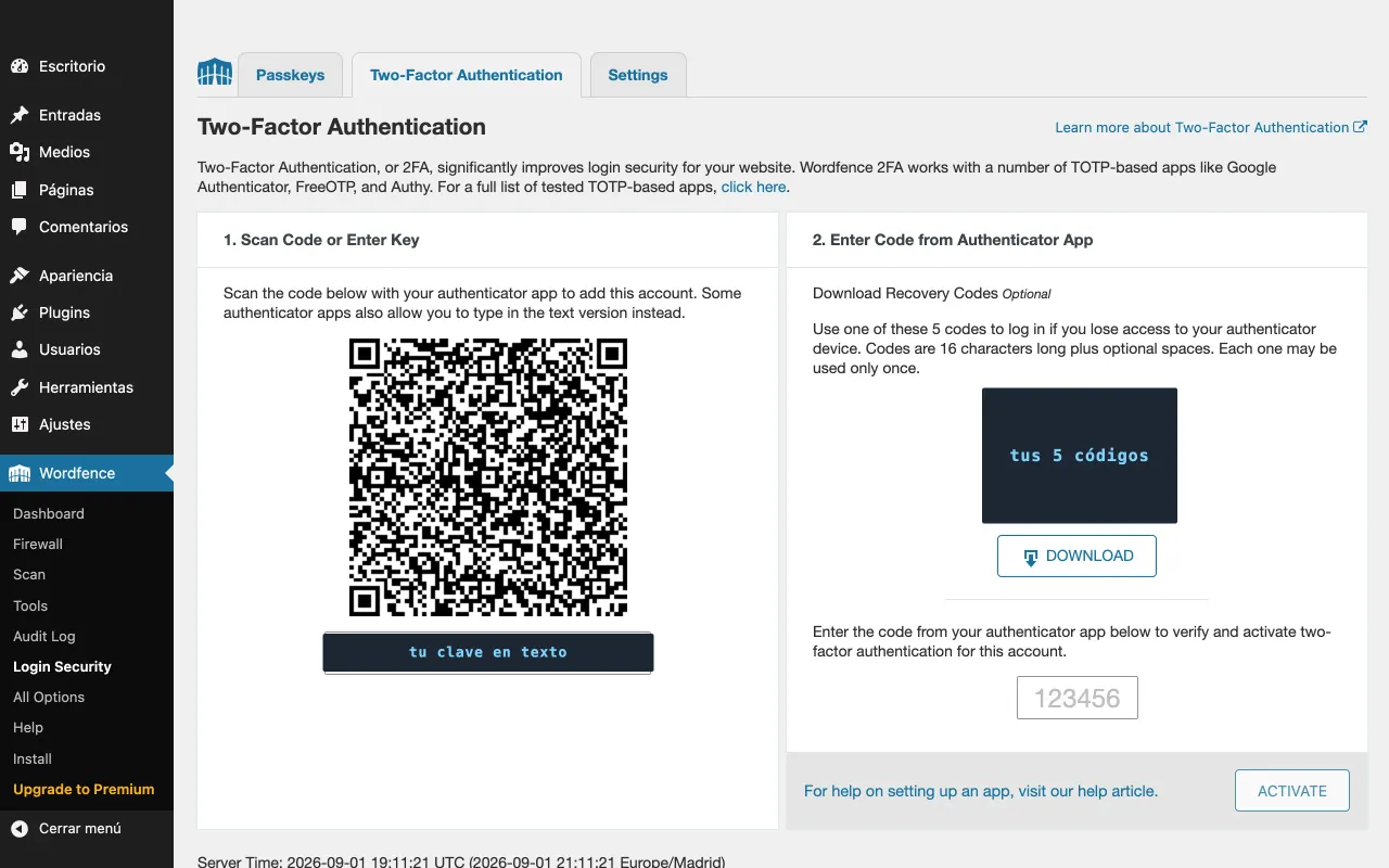 Pantalla de doble factor de Wordfence, con el código QR a la izquierda y los códigos de repuesto a la derecha